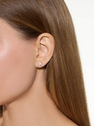 White gold single earring with marquise-cut LG diamond, 2