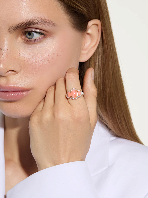 Rose gold ring with coral and diamonds, 2