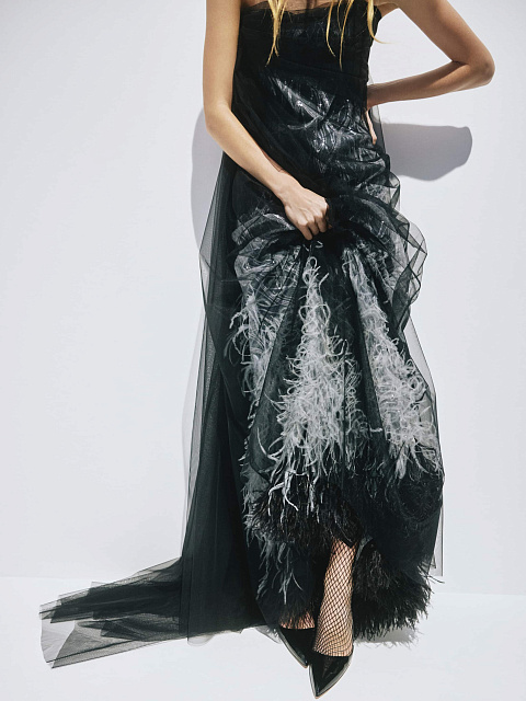 Maxi dress with sequins and feathers, 3 Maxi dress with sequins and feathers, 3