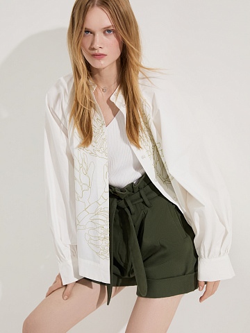 Khaki denim shorts with embroidery, 2