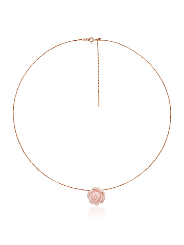 Yellow gold necklace with a rose quartz pendant in the shape of a rose, 1