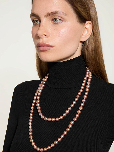 Peach-pink pearl necklace, 1