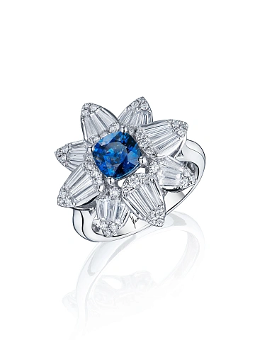White gold ring with sapphire and fancy-cut diamonds, 1