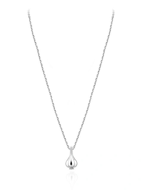 White gold necklace with garlic-shaped pendant, 1 White gold necklace with garlic-shaped pendant, 1