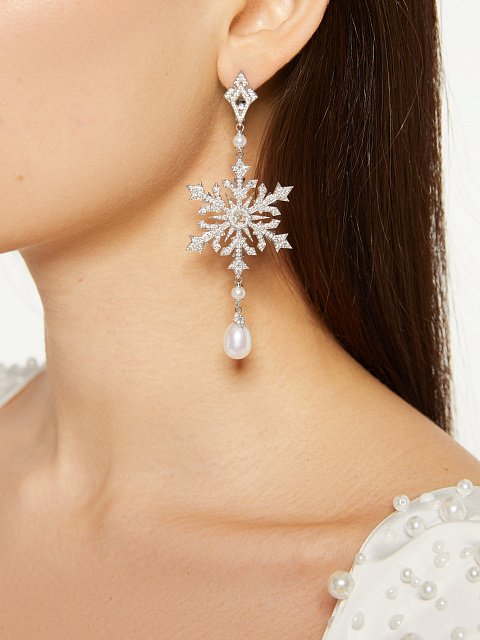 White gold snowflake earrings with diamonds and pearls, 5