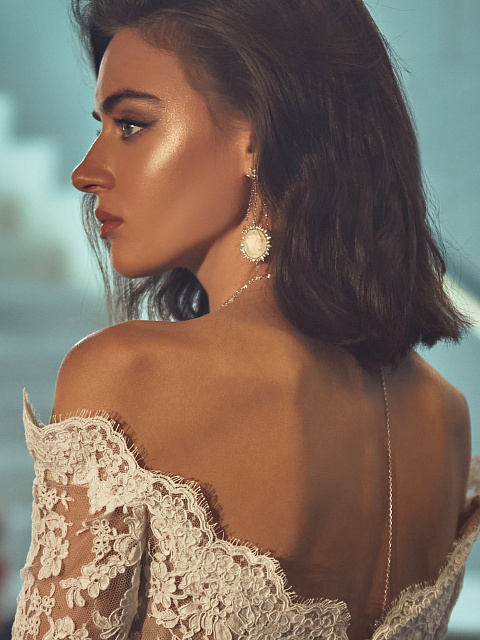 White Gold, Cameo & Pear-cut Diamonds Earrings, 4