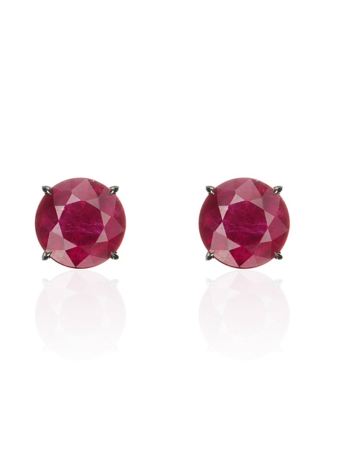 Blackened gold stud earrings with round rubies, 1