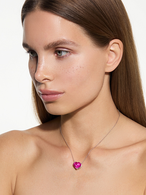 Necklace with heart-cut tourmaline, 2 Necklace with heart-cut tourmaline, 2