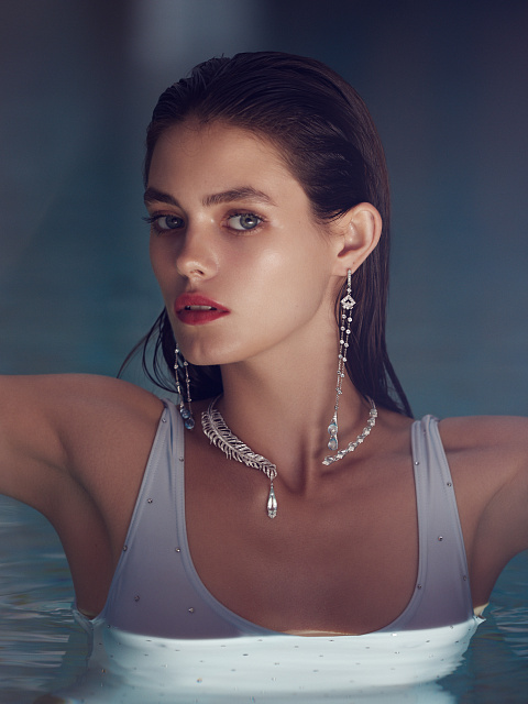 White Gold, Diamonds & Aquamarine Necklace, 5