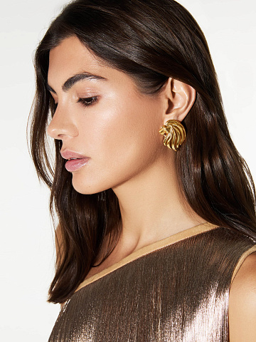 Yellow gold stud earrings with brown diamonds, 2