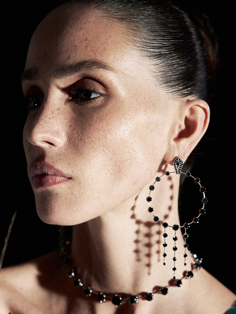 Hoop earrings in white gold with black diamonds, 2 Hoop earrings in white gold with black diamonds, 2