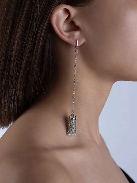 Round Diamond & Briolette Diamond & White Gold Tassel Earrings, 2