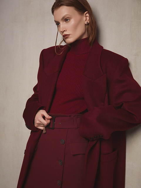 Burgundy double-breasted coat with shaped lapels, 5