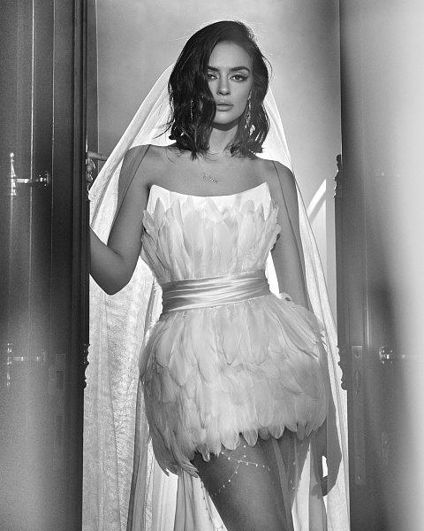 White Silk Feathers Trimmed Bridal Dress, 5