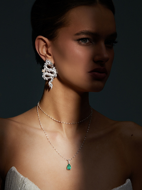 White Gold & Briolette Cut Necklace, 2 White Gold & Briolette Cut Necklace, 2