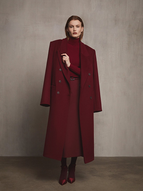 Burgundy double-breasted coat with shaped lapels, 4