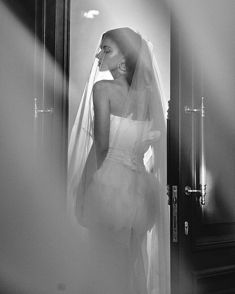White Silk Feathers Trimmed Bridal Dress, 7